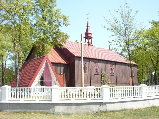 Parciaki - Kościół pw. Trójcy Przenajświętszej