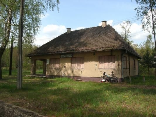 Jastrząbka - budynek stacji