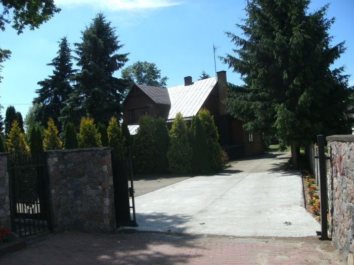 Brodowe Łąki - plebania