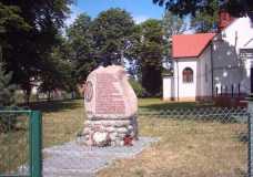 Obelisk upamiętniający powstańców poległym w 1863 r. pod Podosiem.